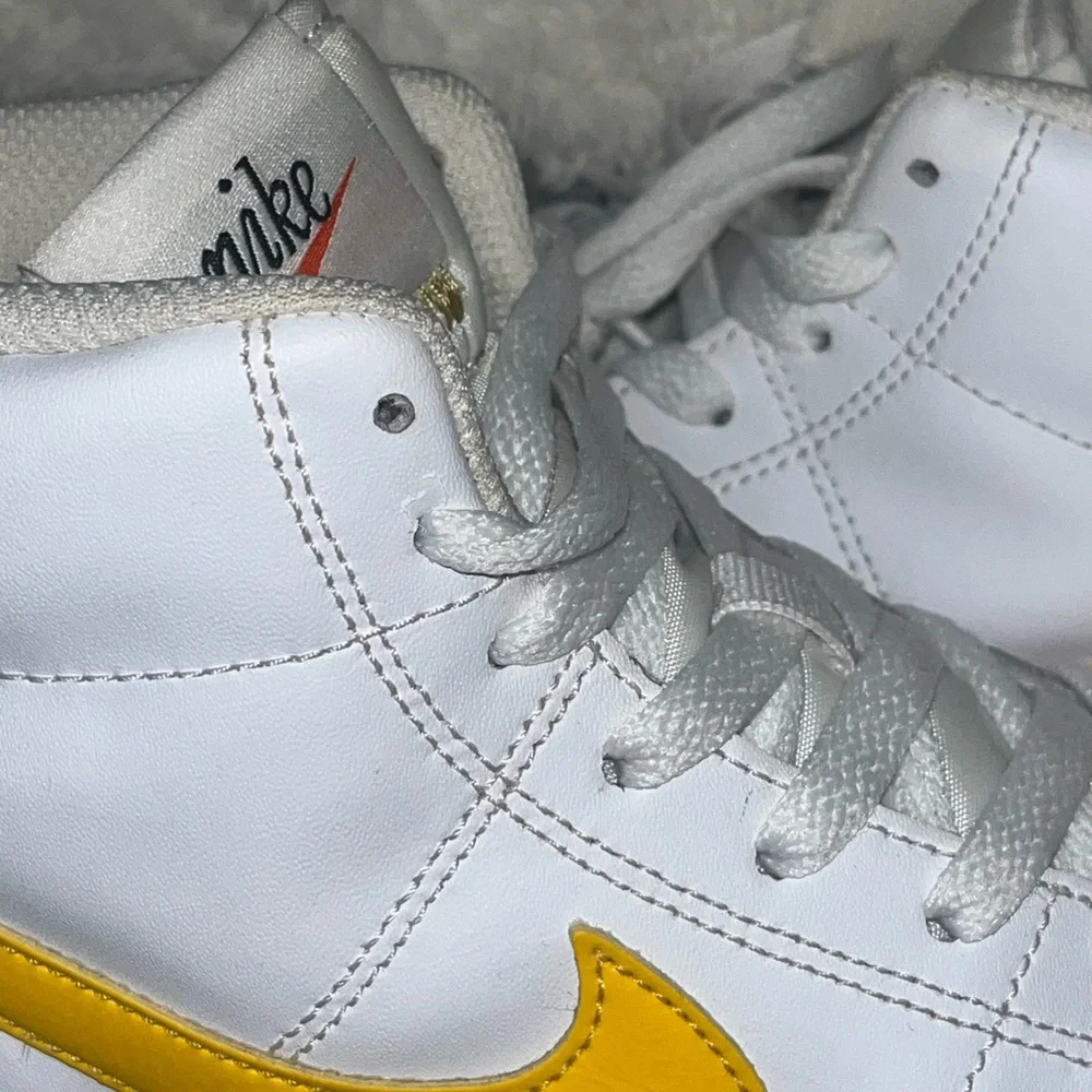 Women’s Nike Court Royale 2 Mid Athletic Shoe White + Yellow • Size 7
